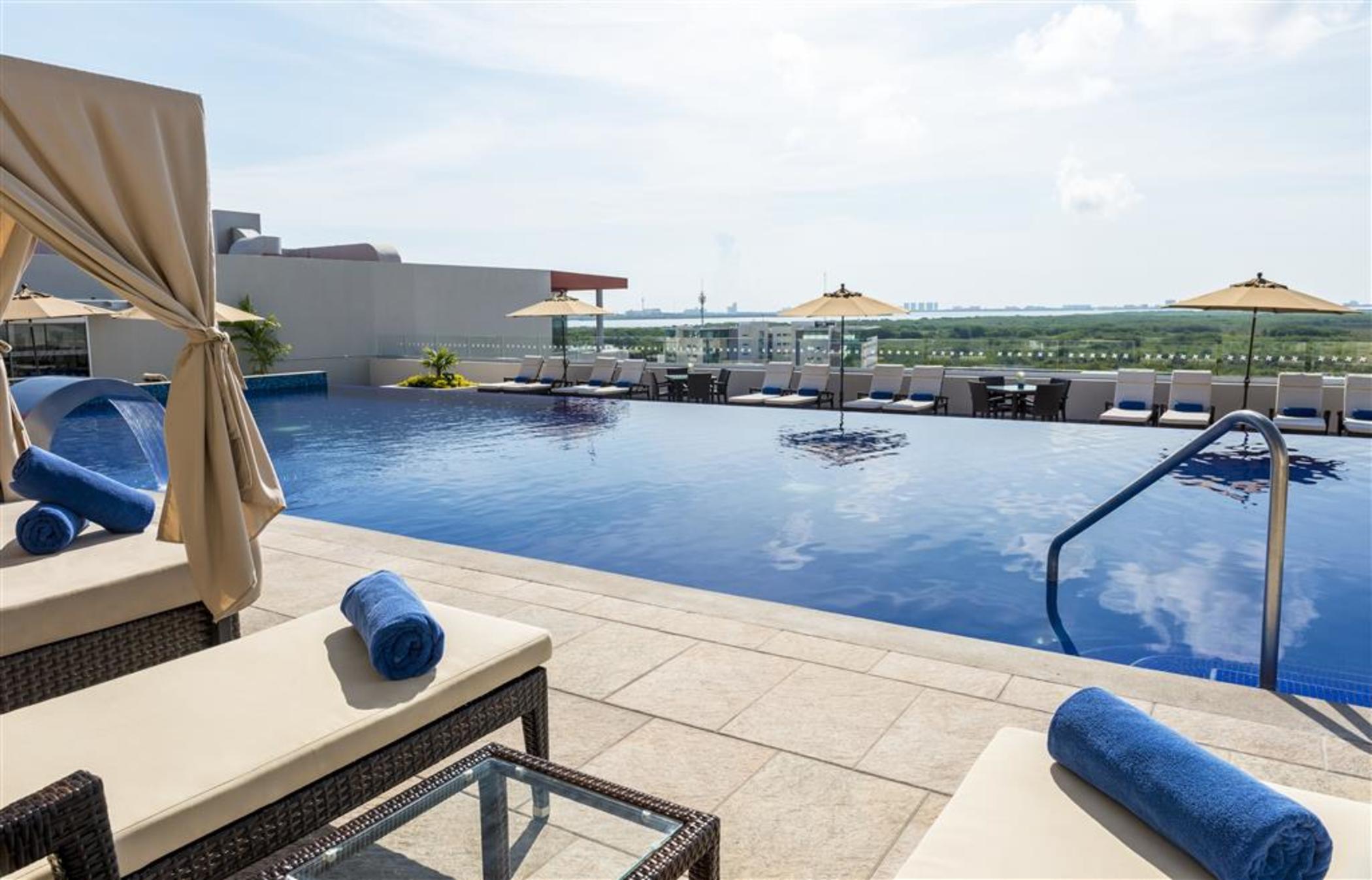 Four Points By Sheraton Cancun Centro Екстер'єр фото